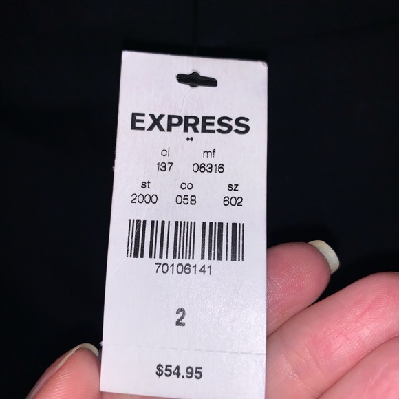 Express Skort in black. Never worn - Picture 4 of 4